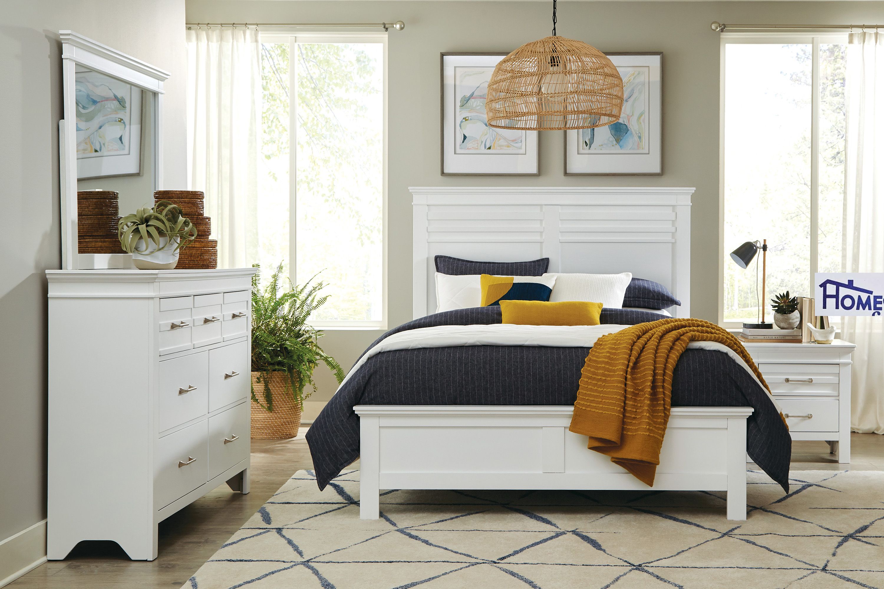 White Finish Queen S