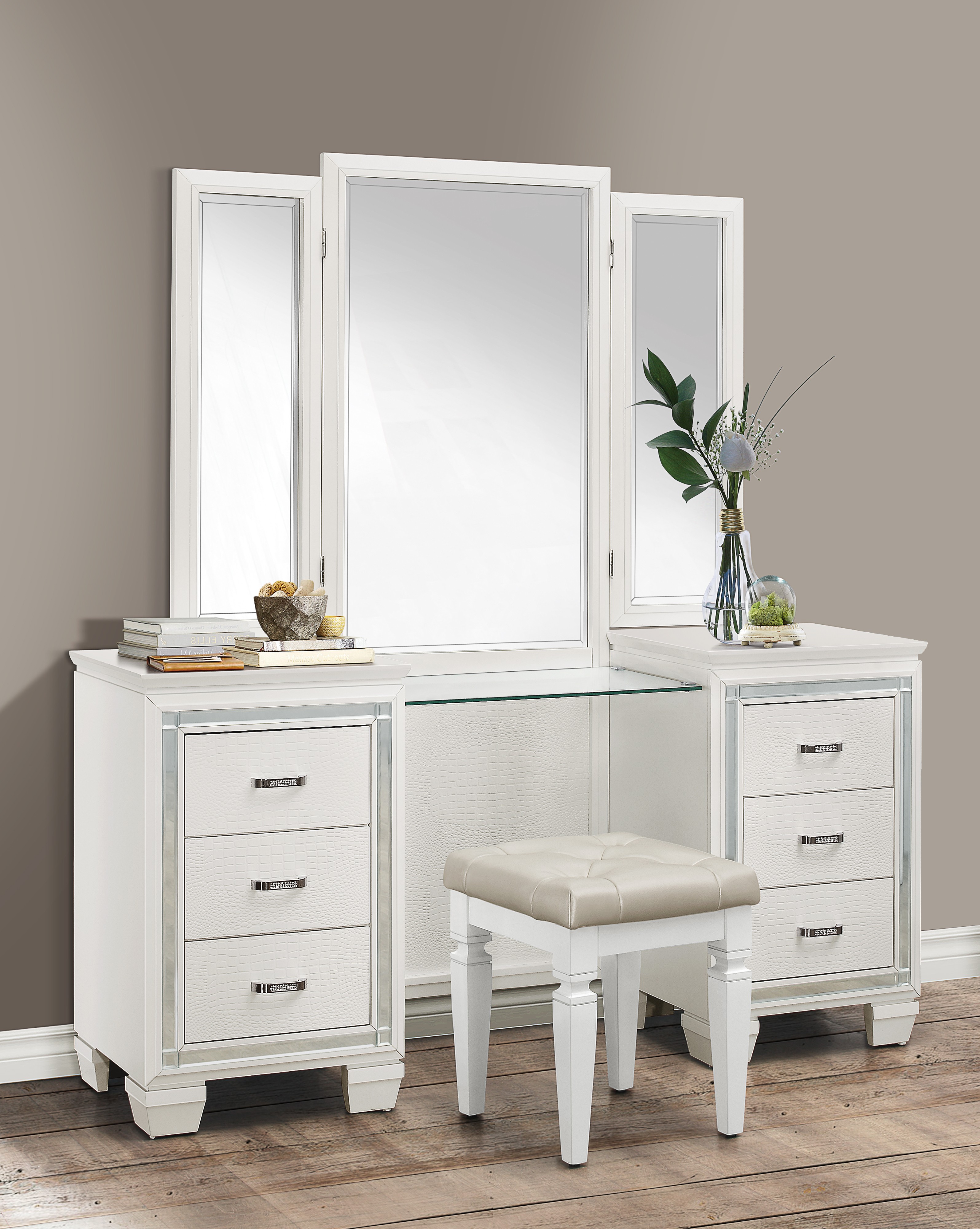 WITHE MAKEUP VANITY WITH MIRROR $799.99+TX