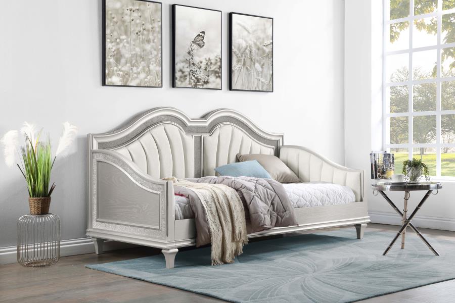Upholstered Twin Daybed Silver Oak $1229.99+TX